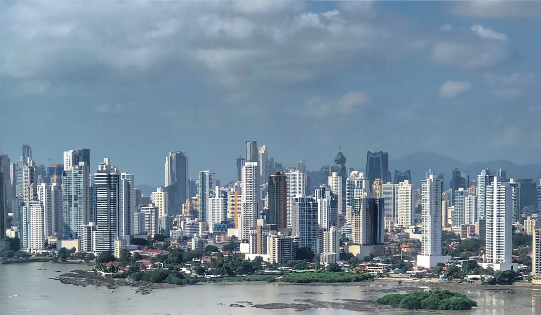 What makes Panama attractive to invest in 2023?